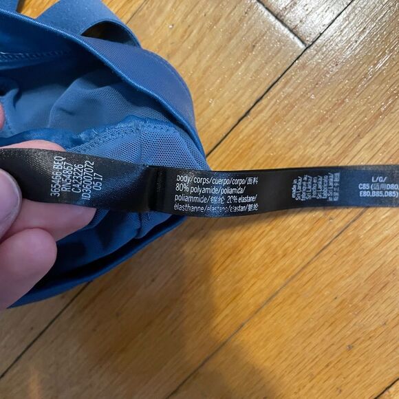 Victoria Sports Bra Blue crisscross Back straps size: large - Picture 5 of 6